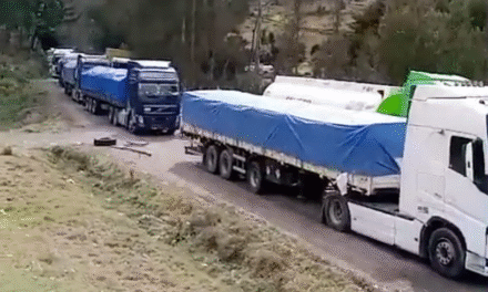 Transporte pide auxilio: Hay unos 900 camiones varados en Colomi