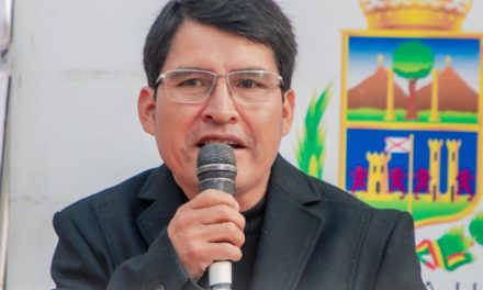 Gobernador Condori permanece en estado crítico y suman las expresiones de solidaridad