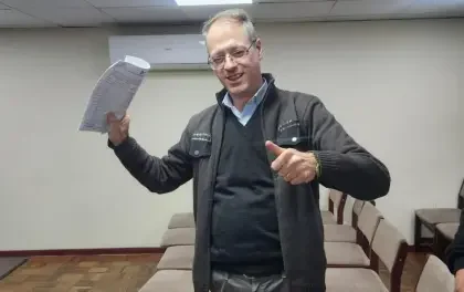 Contraloría certifica que Dunn tiene deudas y requerimiento de pago con el Estado