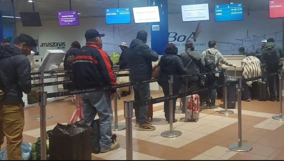 Conozca los horarios de los “vuelos solidarios” de Boa entre La Paz y Cochabamba, habilitados por los bloqueos
