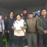 Pobladores afectados por los bloqueos se movilizan para despejar las rutas