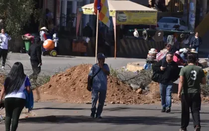 Tras la jornada de violencia, evistas reactivan los puntos de bloqueo en la ruta al occidente