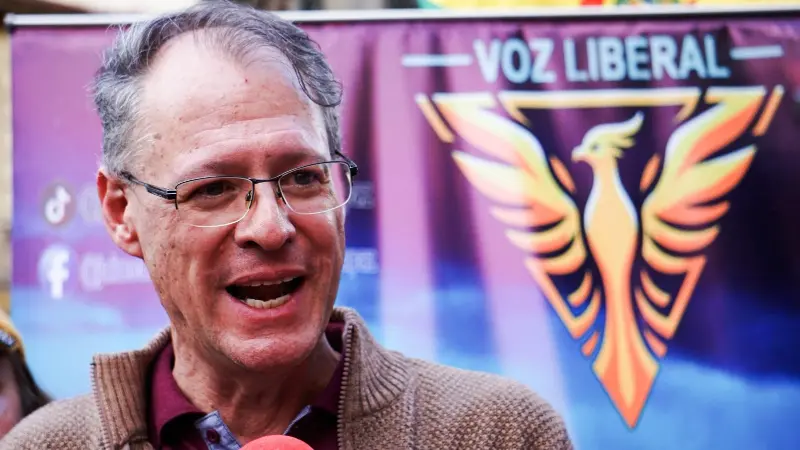 Dunn admite que no está inscrito como candidato y que eso no está sujeto a los plazos del TSE