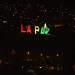 Tea gigante de 20 metros se enciende en La Paz por las Fiestas Julias