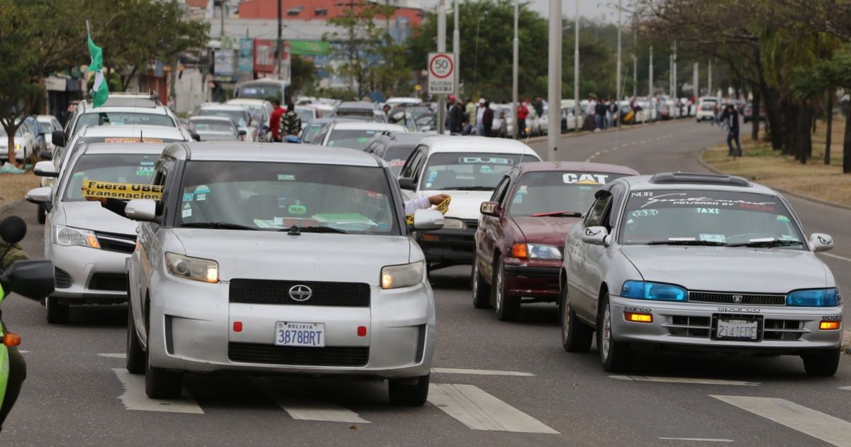 Santa Cruz: Falsos taxistas dopan a pasajeros y les roban dinero 