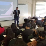 Presidente asegura que al término de su mandato no se irá del país y que volverá a la academia