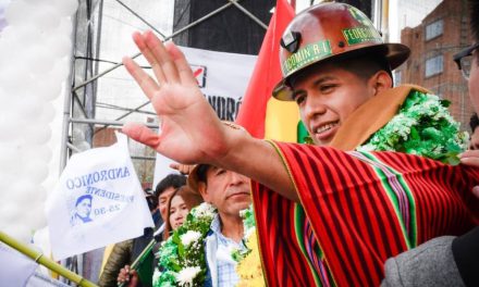 Andrónico prioriza el contacto con la gente en la calle y no los encuentros políticos, según Ajpi