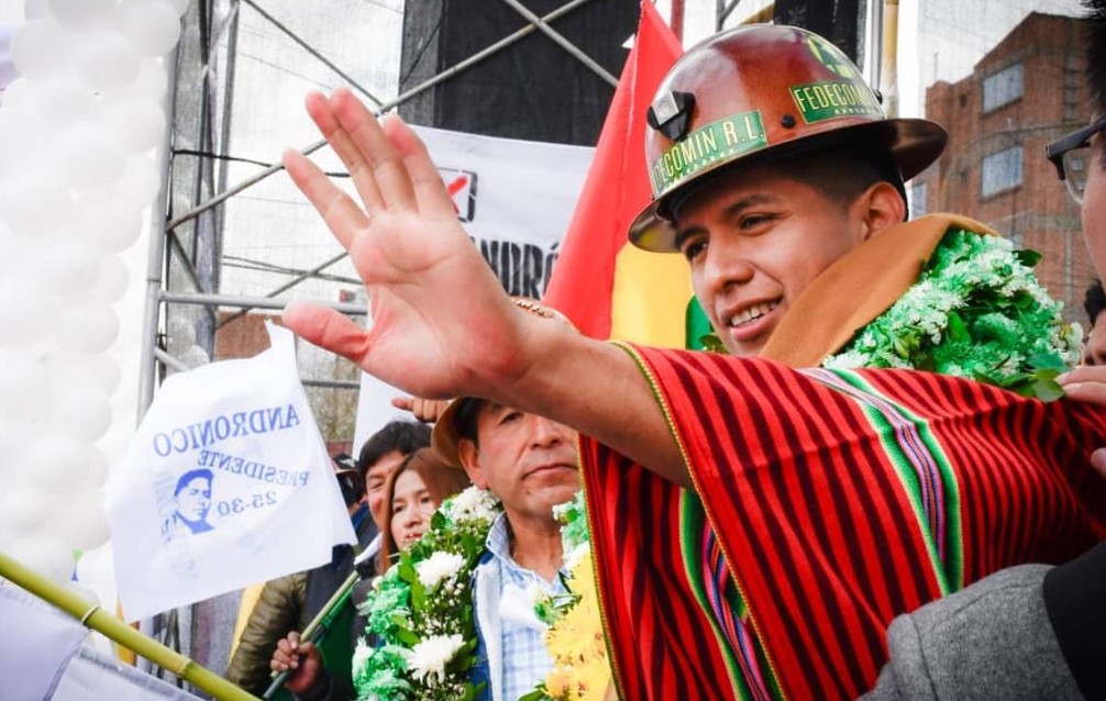Andrónico prioriza el contacto con la gente en la calle y no los encuentros políticos, según Ajpi