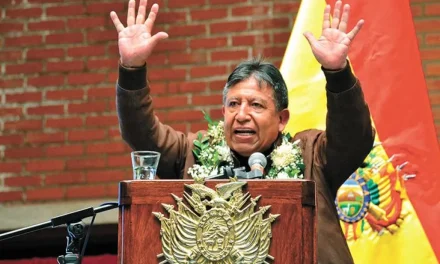 La Vicepresidencia contrata servicio para recopilar logros de Choquehuanca