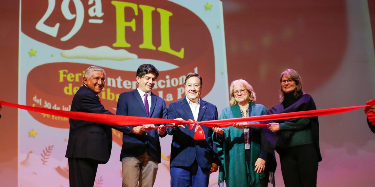 Arce llama al voto y Arias es abucheado: los entretelones de la inauguración de la Feria Internacional del Libro de La Paz