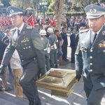 Con ofrendas florales al pie del monumento a Murillo se celebran actos protocolares por la gesta libertaria de La Paz