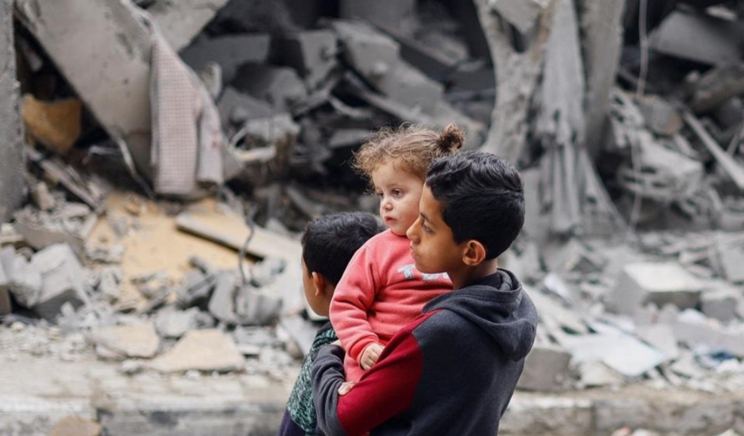 “Cada niño, cada bebé en Gaza es un enemigo”: exdiputado israelí genera alarma con llamado a expulsar a toda la población