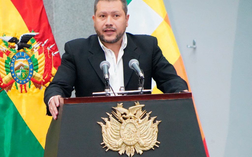 Ministro Gallardo responsabiliza a la Asamblea por la posible pérdida de inversiones en litio
