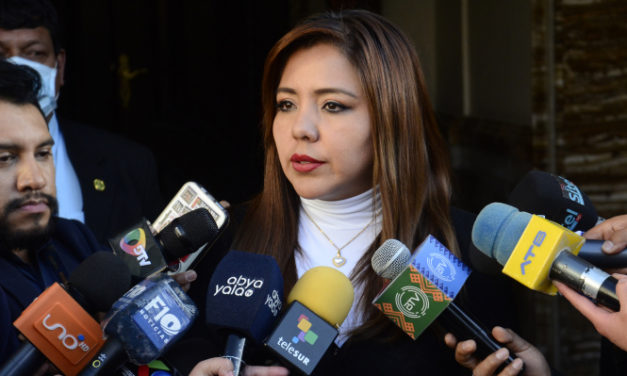 Fiestas julias: sesión de honor de la Asamblea Departamental se celebra en la Casa Grande del Pueblo