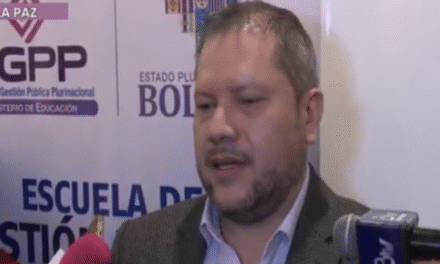 Gobierno minimiza escasez de carburantes y habla de simples “picos de sobredemanda”