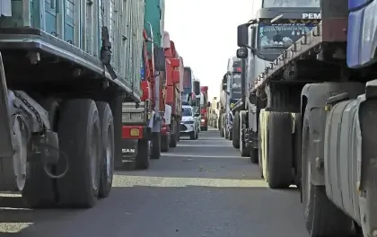 “Estamos realmente allá abajo, en el hueco”: Transporte pesado denuncia que la situación de los combustibles se “ha complicado”