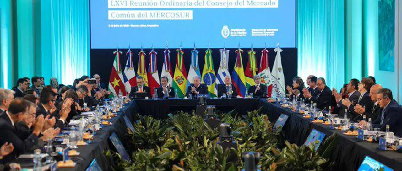 Presidente Luis Arce participa en cumbre del Mercosur