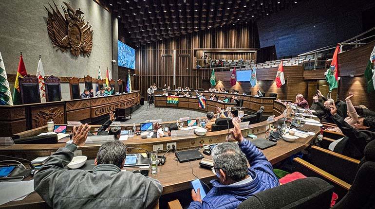 Senado deja en vilo la ley de preclusión y debate obligatorio a casi un mes de las elecciones