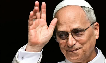 El Papa llama a un «inmediato alto el fuego» tras condenar el ataque a la iglesia de Gaza