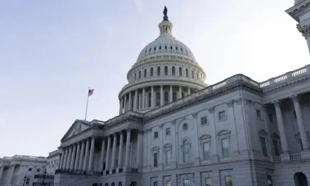 El Senado de EEUU aprueba el plan fiscal de Trump y lo devuelve a la Cámara Baja para el voto final