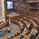 Parlamento en cuarto intermedio por denuncias de manipulación