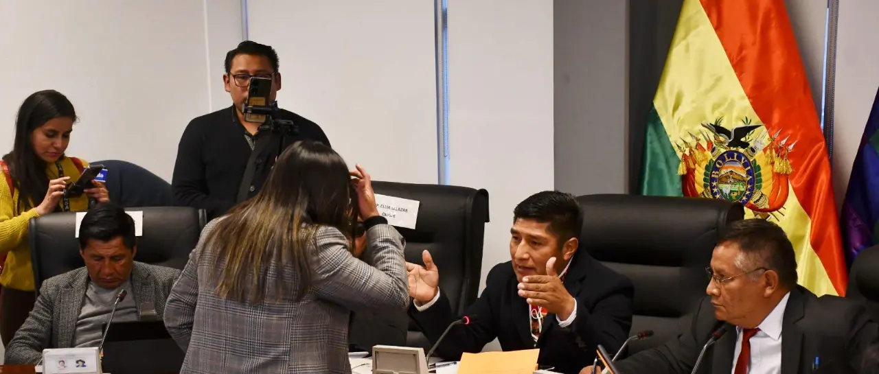 Diputados evitan sesión en Potosí sobre contrato de litio