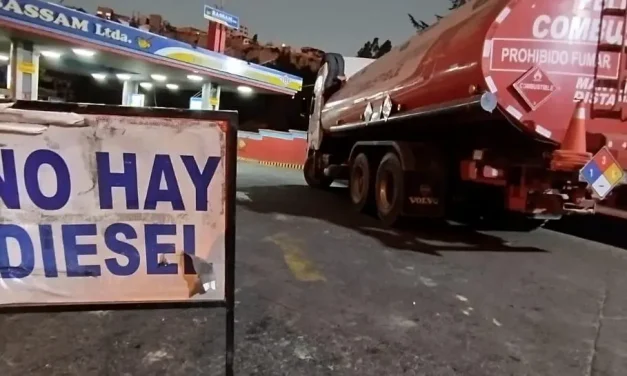 Falta de diésel provoca crisis en transporte nacional