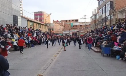 Fraternidades de Potosí deciden continuar con el convite tras el desplome de graderías