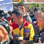Edman Lara llega a audiencia de un proceso por terrenos destinados a policías