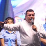 Jhonny Fernández cierra campaña sin anunciar vicepresidente