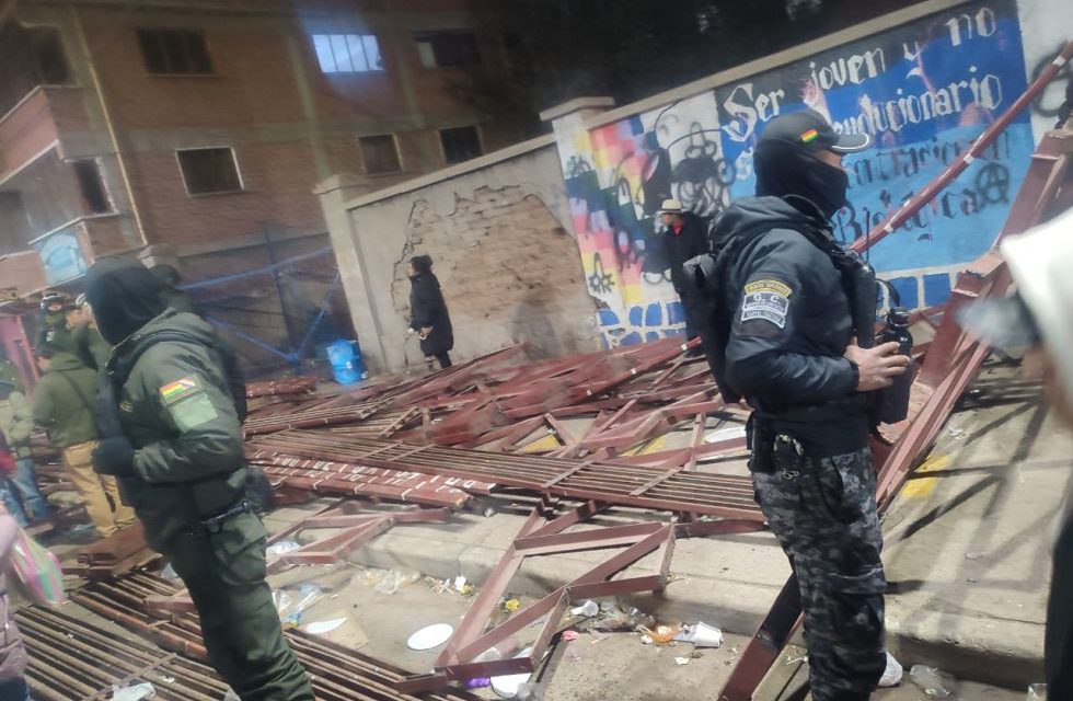 Descartan víctimas fatales por el desplome de gradería en Potosí; hay más de 10 heridos