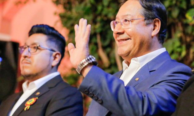 Arce utiliza actos del Bicentenario para hacer campaña por la izquierda