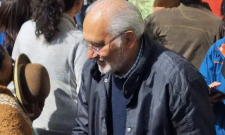 Carlos Mesa vota y resalta papel crucial del TSE
