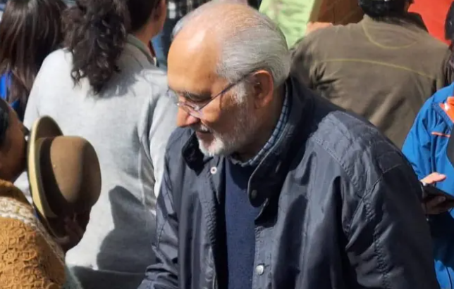 Carlos Mesa vota y resalta papel crucial del TSE