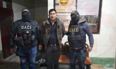 Ordenan detención preventiva por tres meses a alcalde de Llallagua, acusado de seis delitos tras la muerte de policías