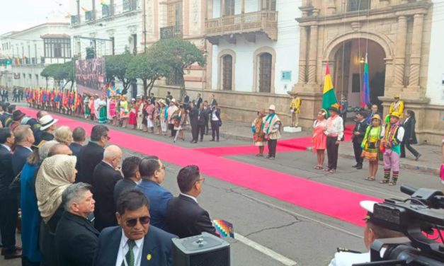 Bolivia conmemora sus 200 años con escasa presencia internacional y tensiones internas