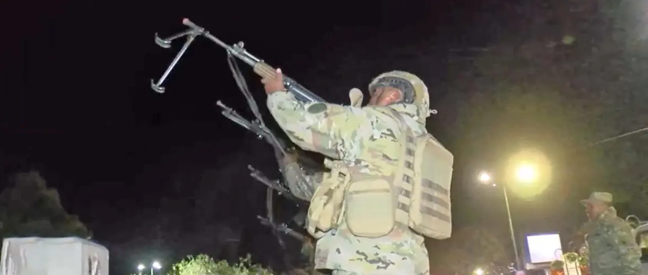 Salvas de fusilería de las Fuerzas Armadas por el Bicentenario de Bolivia