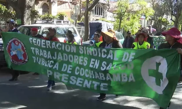 Salud en Cochabamba inicia paro indefinido por bono pendiente