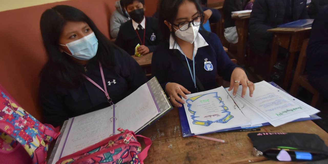 El horario de invierno escolar continuará en La Paz y El Alto mientras persistan las bajas temperaturas