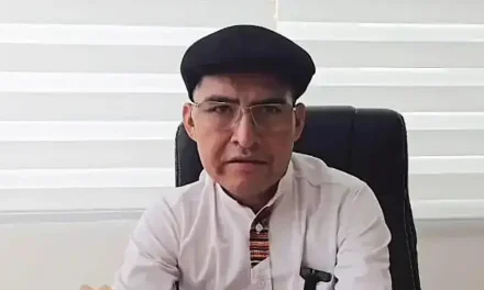 Damián Condori reaparece en su despacho en la Gobernación y la Asamblea de Chuquisaca aprueba su retorno