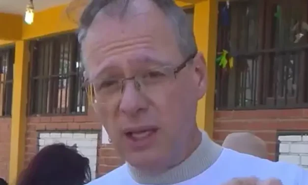 Jaime Dunn vota y exhorta a cuidar el voto celosamente