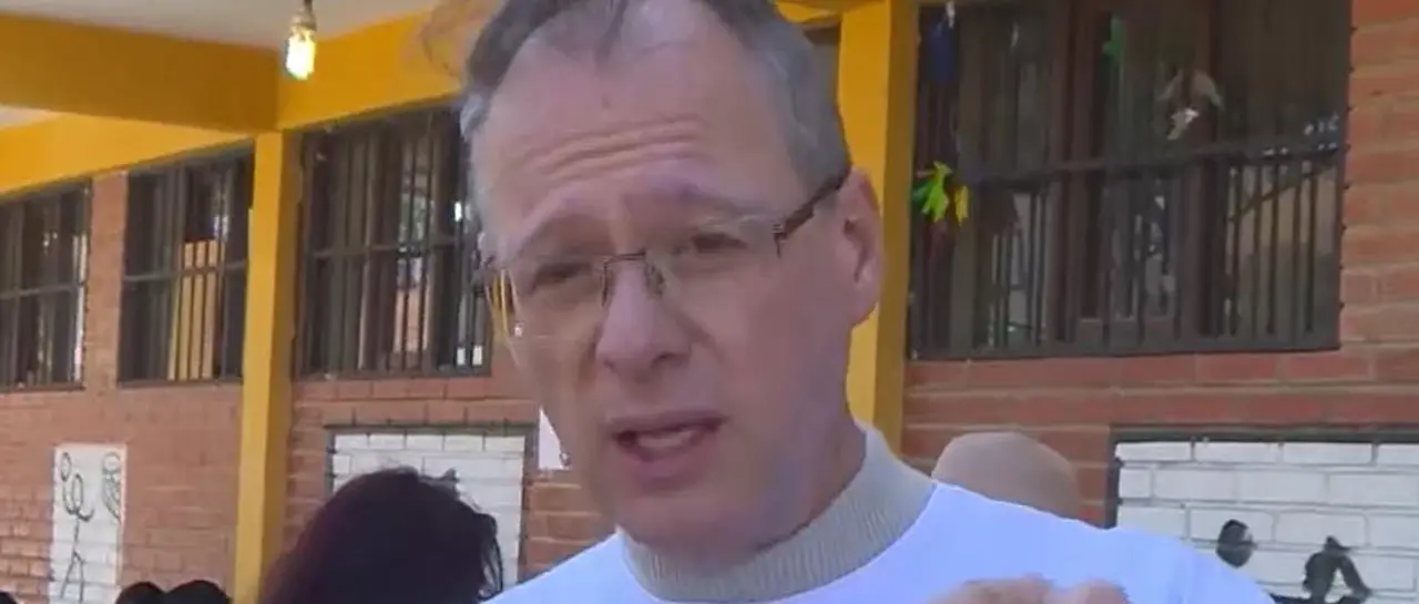 Jaime Dunn vota y exhorta a cuidar el voto celosamente