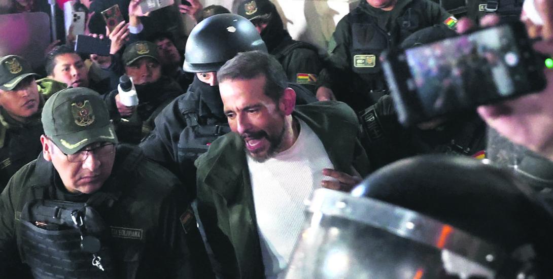 Camacho vuelve a Santa Cruz, Pumari logra su libertad y Áñez busca anular un tercer juicio