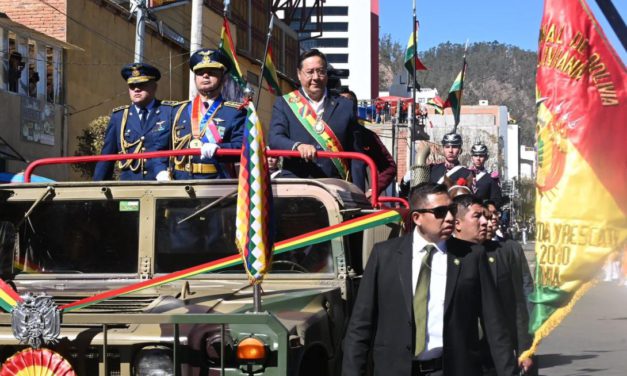 Arce plantea nueva doctrina militar para evitar alzamientos y se despide de las FFAA