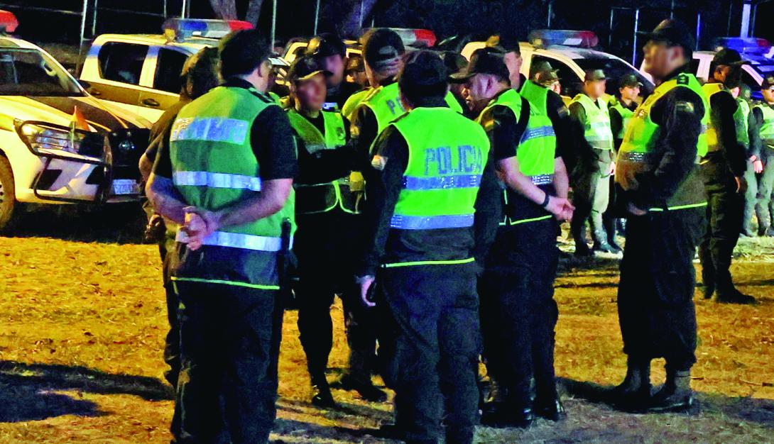 Tras ola de asesinatos con extrema violencia cambian a altos jefes de la Policía