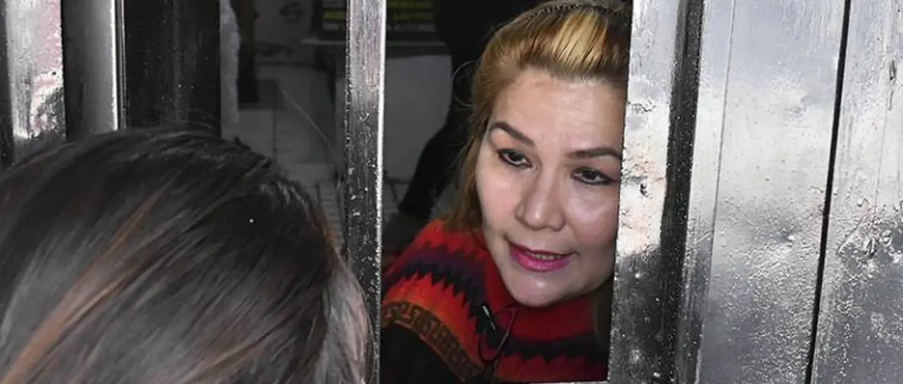 Defensa denuncia persecución en procesos contra Jeanine Añez