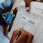 Este lunes se prevé el retorno a clases presenciales a nivel nacional, “todos” los estudiantes deben portar su carnet de vacunación
