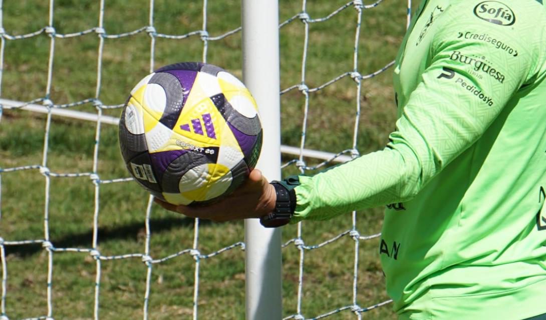 La Verde toma contacto con el Conext 25, el balón del partido en Barranquilla