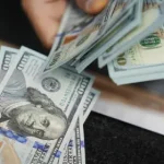 Bloomberg: Tras primera vuelta, repunta el valor de los bonos bolivianos en dólares