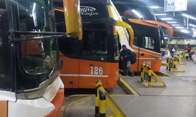 Buses retoman operaciones gradualmente en terminales del país